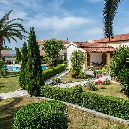 Violetta ホテル アカラヴィ